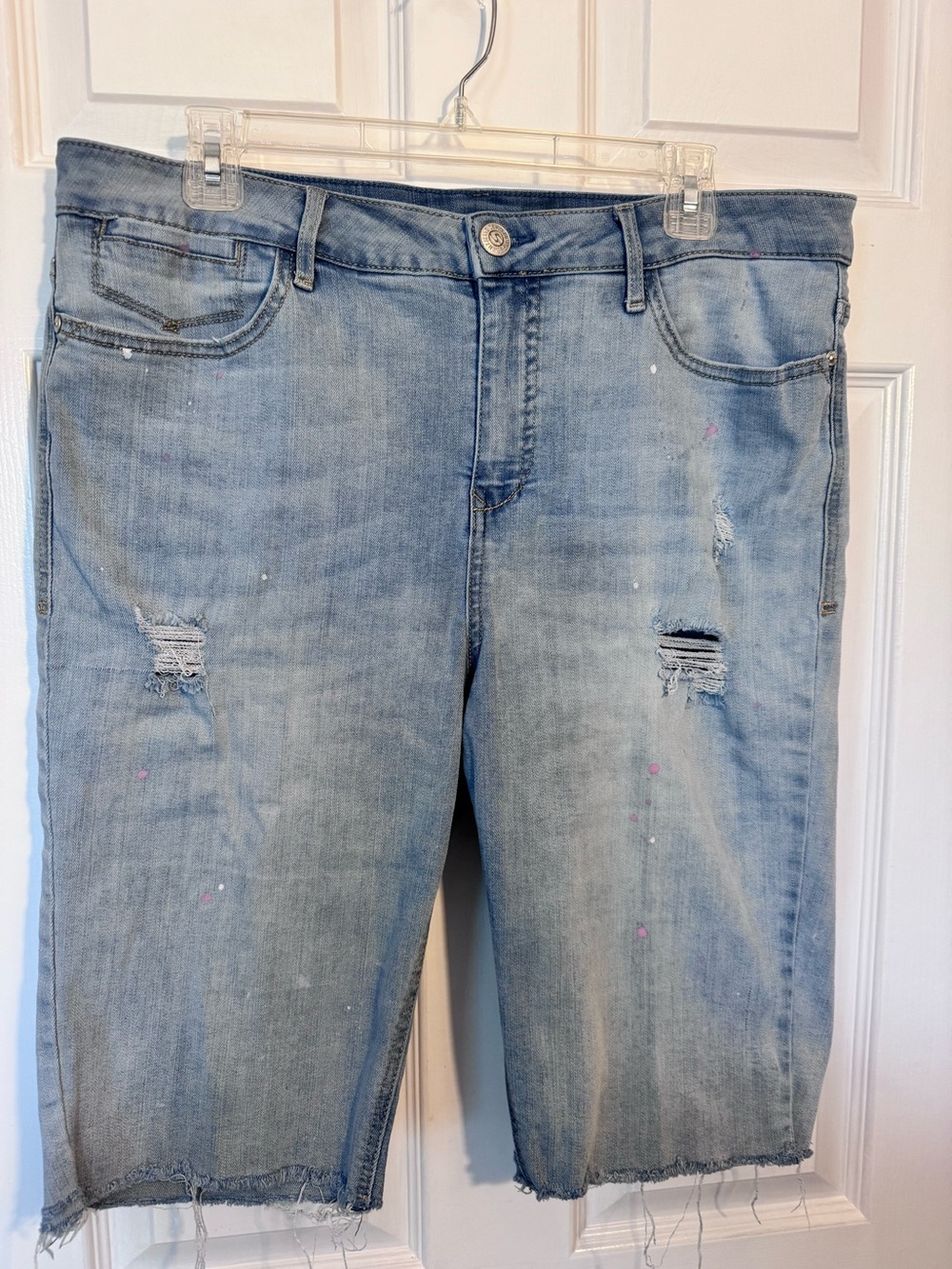 Seven7 Bombshell Bermuda Shorts Light Wash Paint Splatter Distressed Size 14